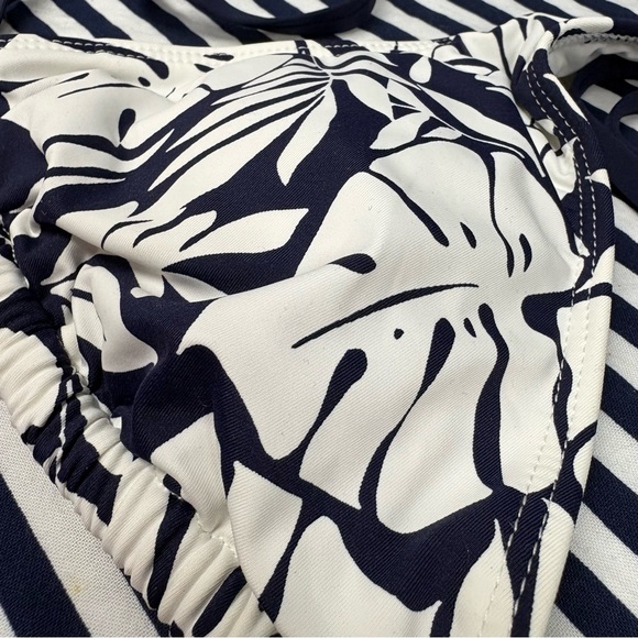 LA BLANCA Navy White Leaf Print Bikini Top Size 4 - Picture 3 of 10